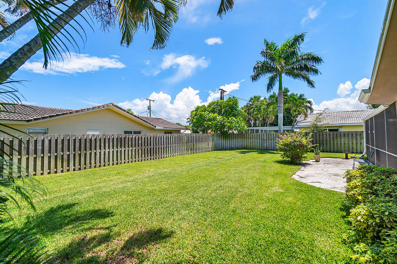 1300 Southwest 14th Avenue Boca Raton, FL 33486 - Photo 24 of 33 Backyard