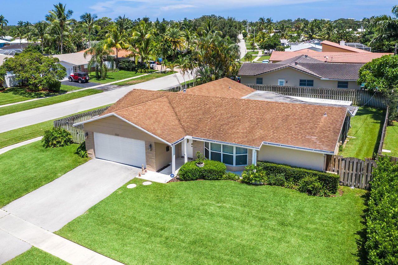1300 Southwest 14th Avenue Boca Raton, FL 33486 - Photo 27 of 33 Curb Appeal