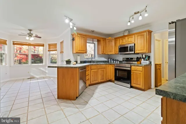 $699,900 | 114 Stanley Drive, Palmyra, PA 17078