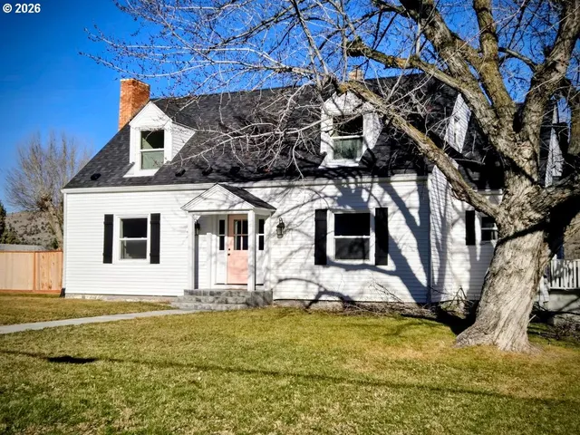 a house view with a swimming pool