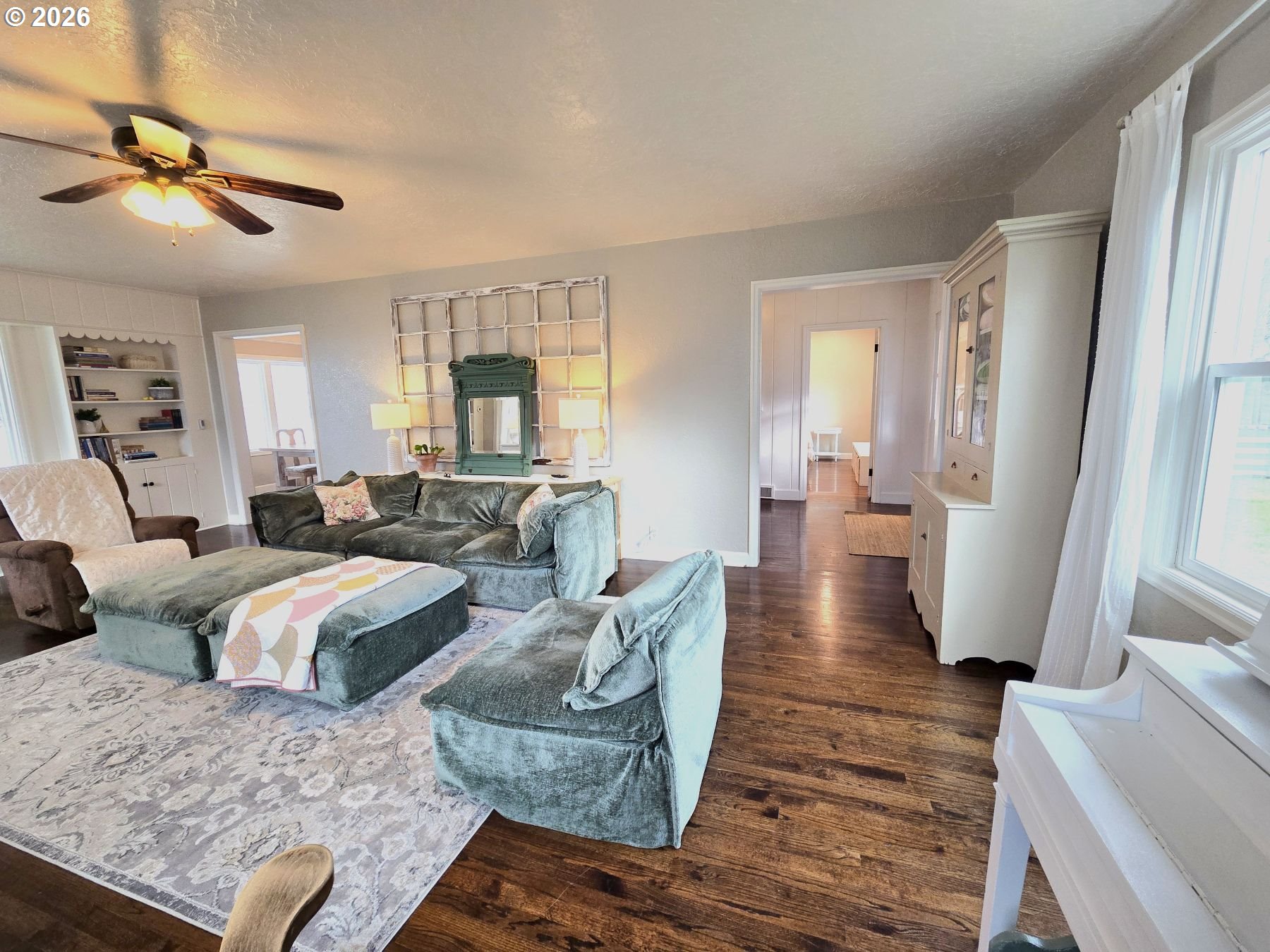 633 Southeast Hillcrest Road John Day, OR 97845 - Photo 32 of 48 a living room with furniture and a wooden floor