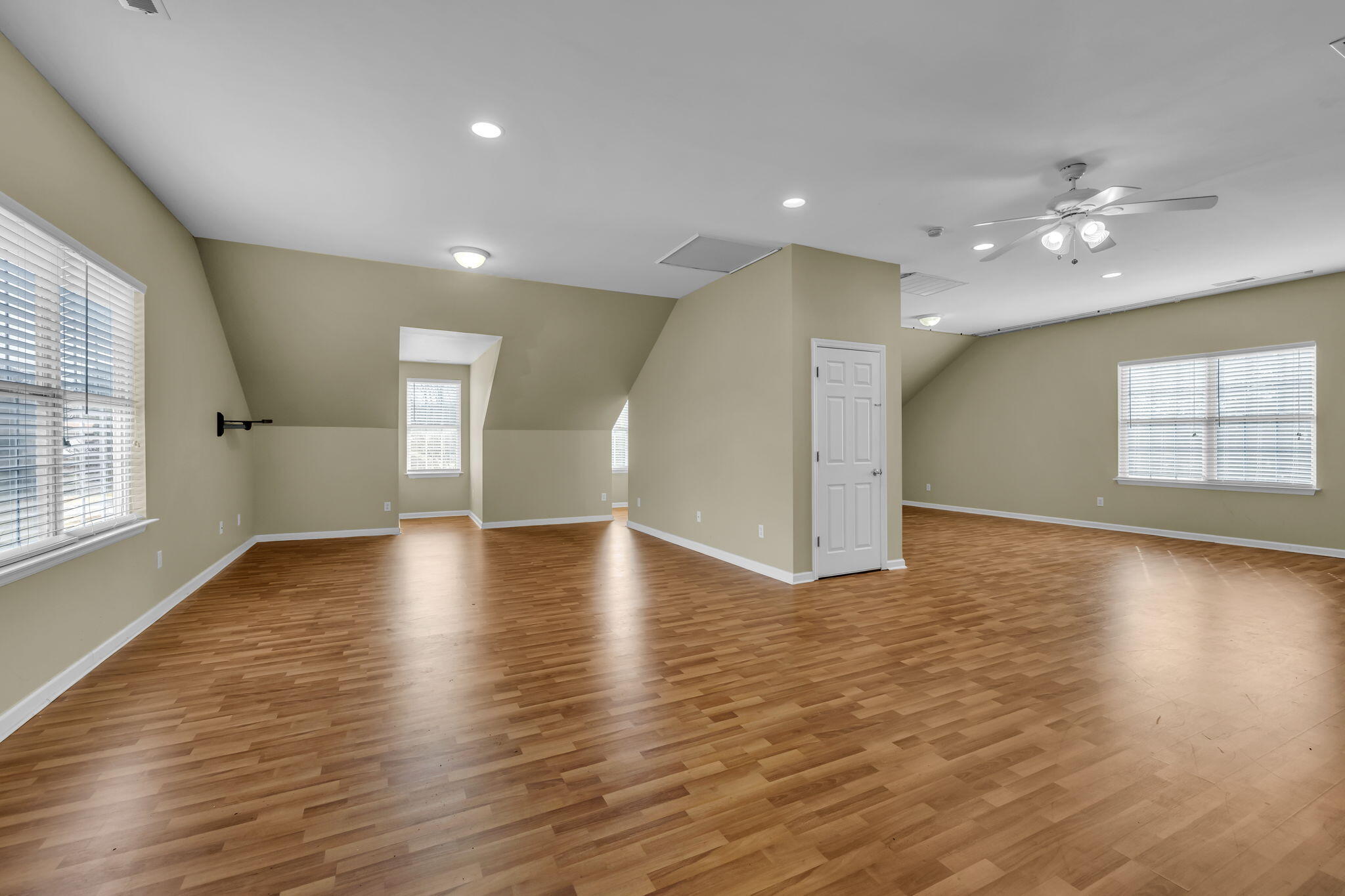 2036 Hickory Valley Road Chattanooga, TN 37421 - Photo 31 of 45 31-web-or-mls-2036-hickory-valley-rd