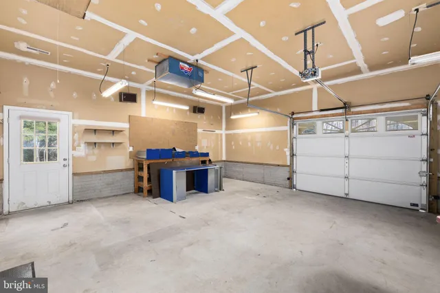 a view of a storage & utility room