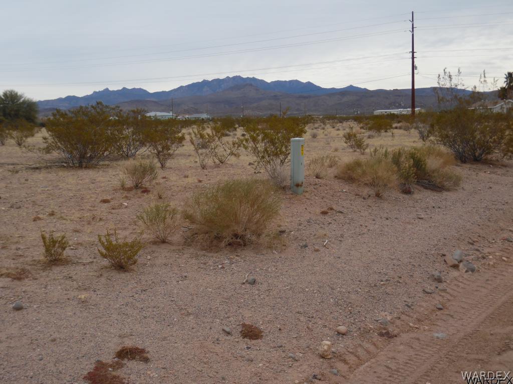 2957 West Carmichael Road Golden Valley, AZ 86413 - Photo 1 of 16