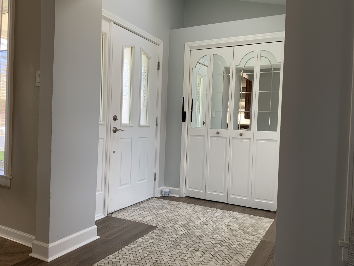 7835 West Berwyn Avenue Chicago, IL 60656 - Photo 4 of 17 wooden floor with white walls