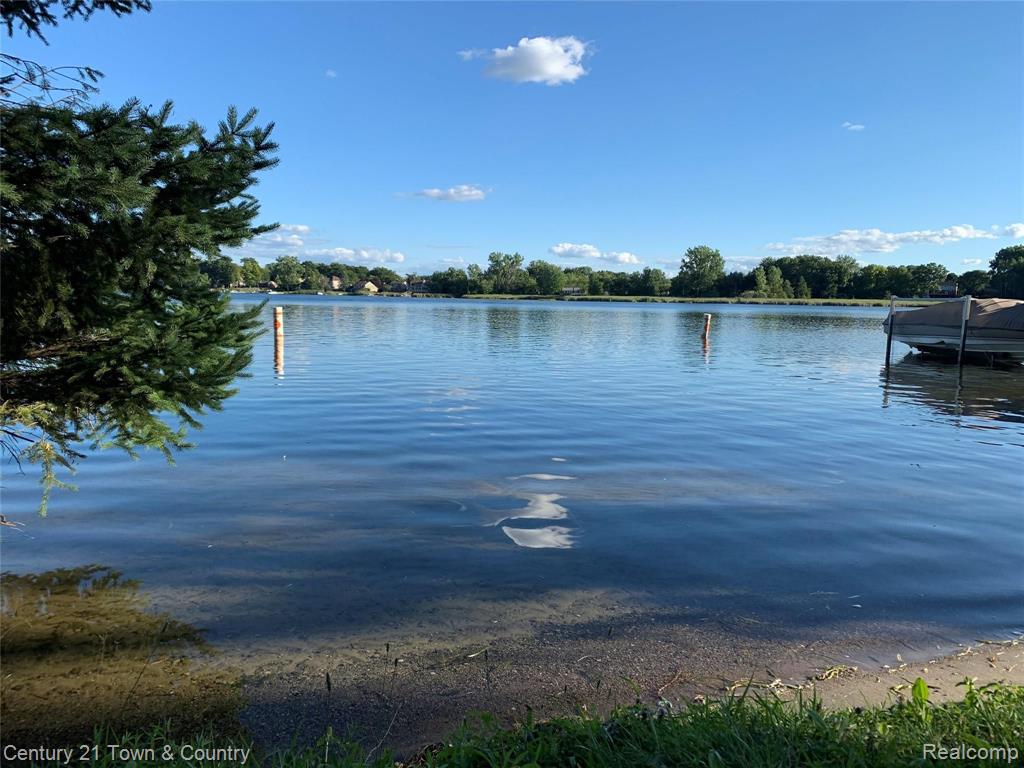 4927 Rioview Drive Clarkston, MI 48346 - Photo 18 of 20