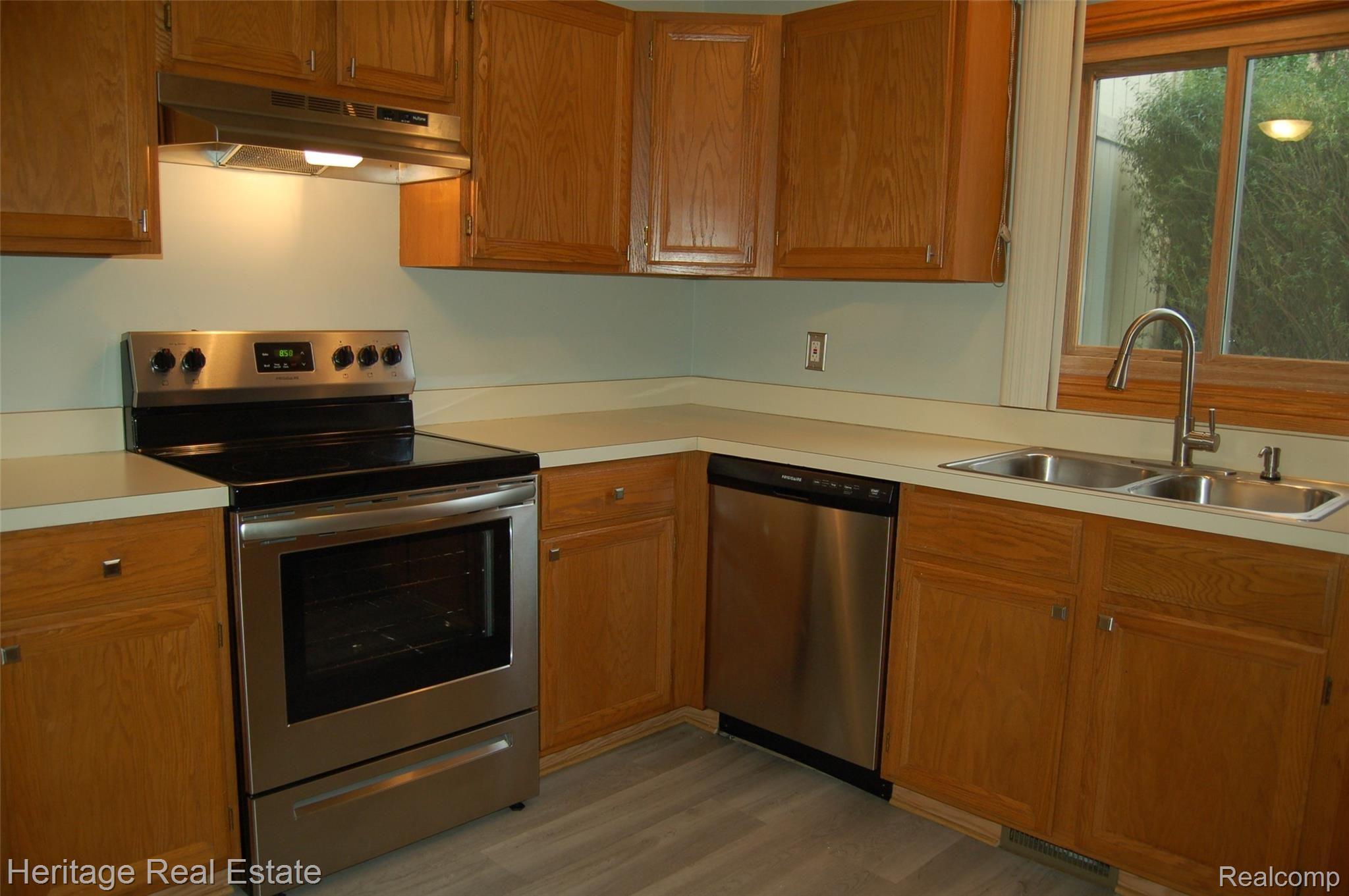 2188 Rochelle Park Drive Rochester, MI 48309 - Photo 10 of 31 DSC_0109.jpg