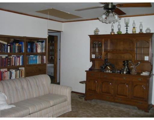 1612 Lakeview Road Jamestown, PA 16134 - Photo 3 of 9 Living Room.