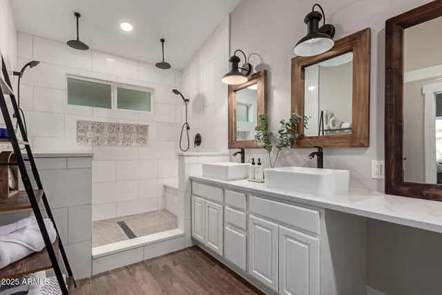 a view of a kitchen with washer and dryer