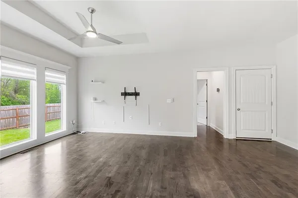 $449,950 | 1401 Rylee Court, Raymore, MO 64083