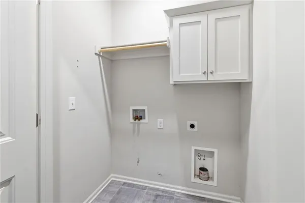$449,950 | 1401 Rylee Court, Raymore, MO 64083