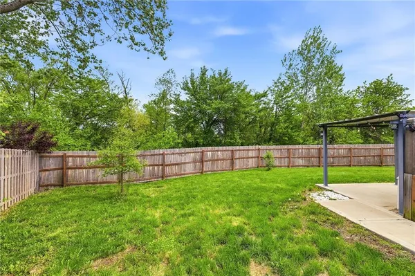 $449,950 | 1401 Rylee Court, Raymore, MO 64083