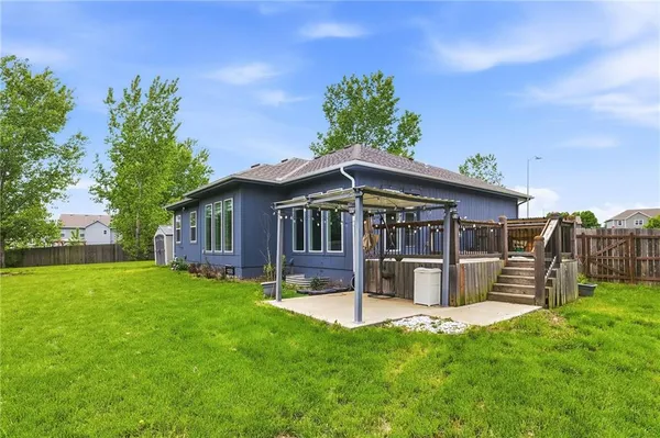 $449,950 | 1401 Rylee Court, Raymore, MO 64083
