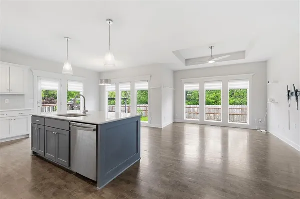 $449,950 | 1401 Rylee Court, Raymore, MO 64083