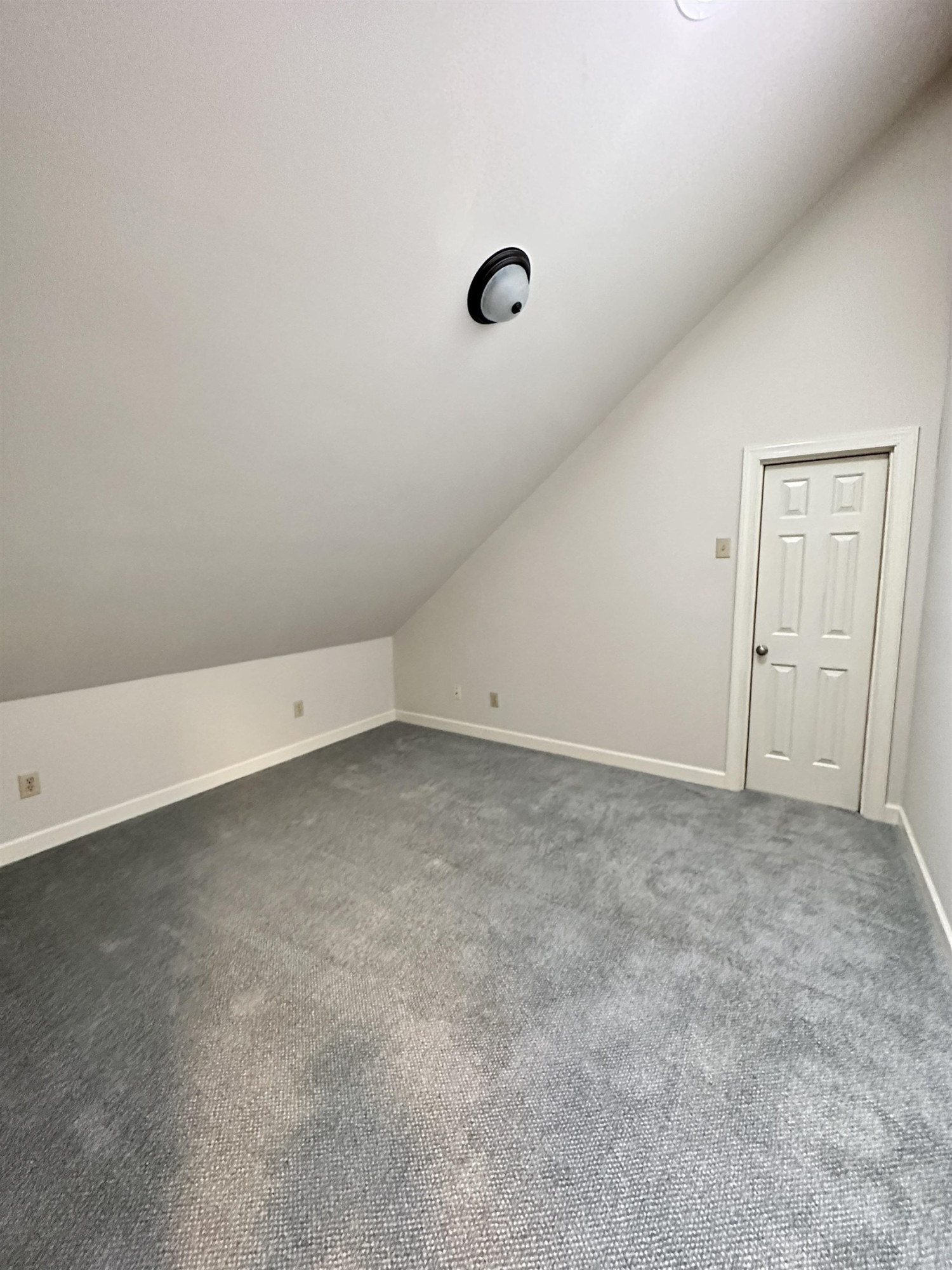 100 Grey Bridge Row Cary, NC 27513 - Photo 21 of 28 an empty room with a workbench