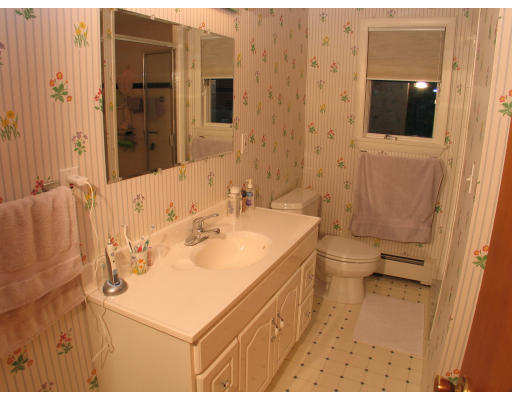7 Girard Road Winchester, MA 01890 - Photo 9 of 20 Gallery Image 9