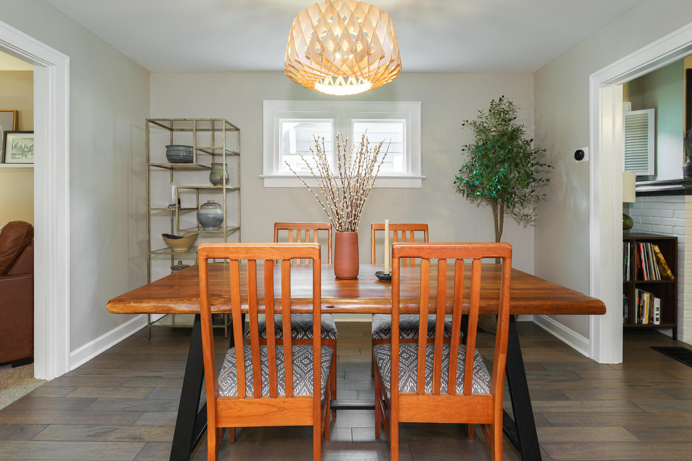 678 South Cassingham Road Columbus, OH 43209 - Photo 21 of 61 Dining Room