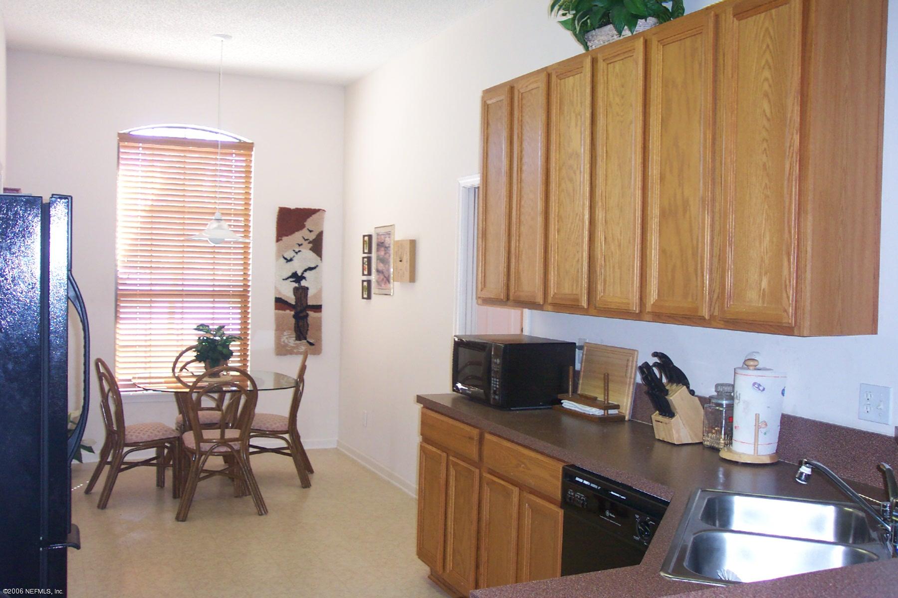 577 Thornberry Road Orange Park, FL 32073 - Photo 2 of 8 kitchen