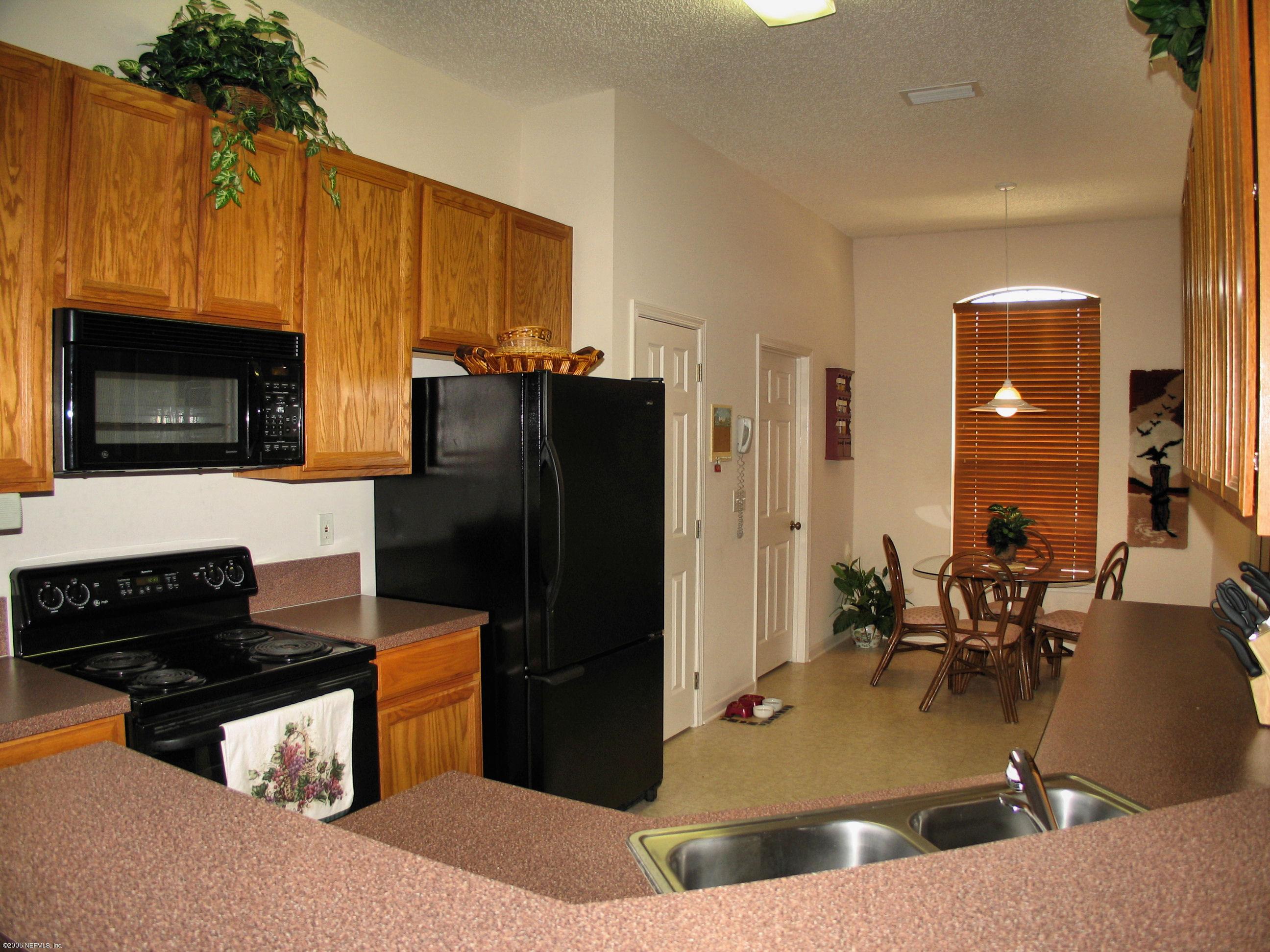 577 Thornberry Road Orange Park, FL 32073 - Photo 7 of 8 Kitchen-VG