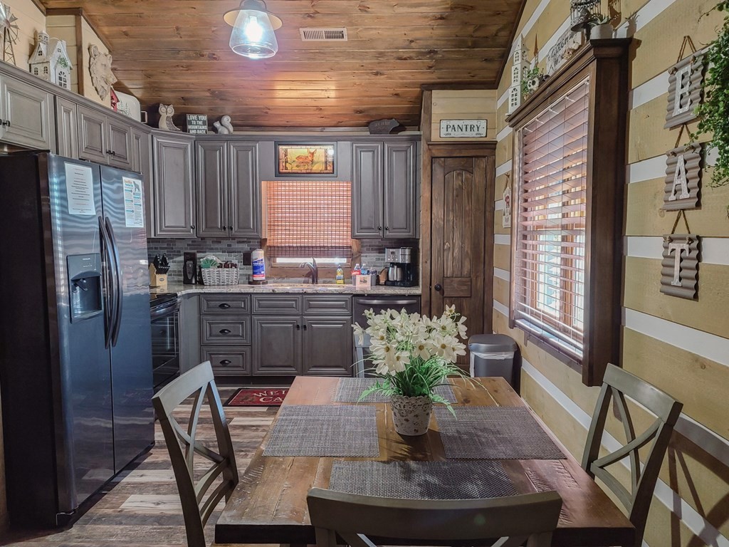 2304 Hidden Mountain Road Sevierville, TN 37876 - Photo 7 of 28