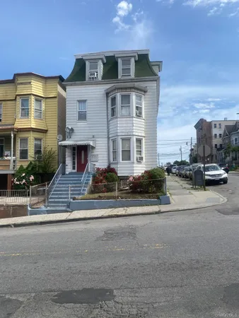 $950,000 | 173 Elm Street, Yonkers, NY 10701