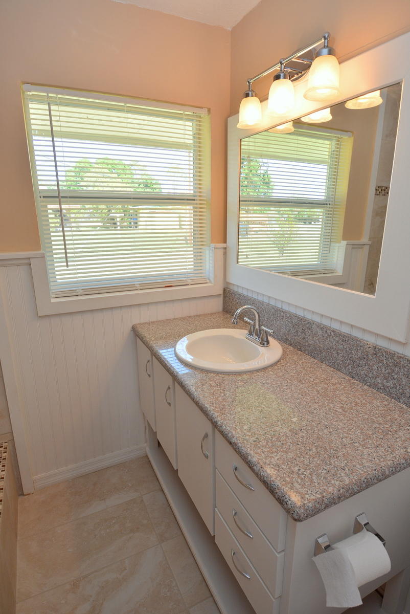 7206 Georges Road Fort Pierce, FL 34951 - Photo 26 of 30 Guest Bath