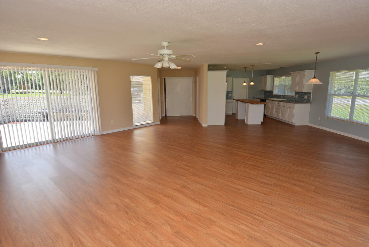 7206 Georges Road Fort Pierce, FL 34951 - Photo 8 of 30 Living Room