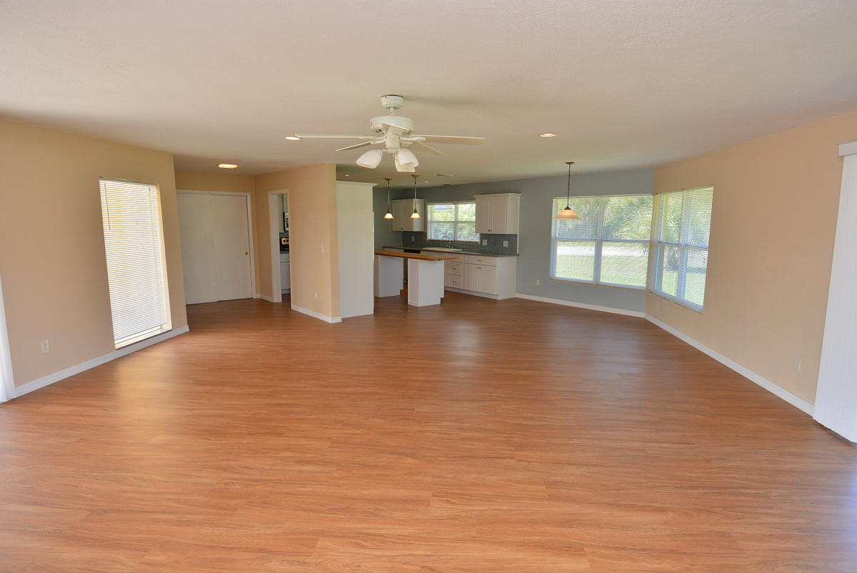7206 Georges Road Fort Pierce, FL 34951 - Photo 9 of 30 Living Room
