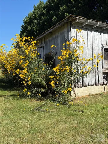 $310,000 | 1600 Orchard Road, Flat Rock, NC 28731