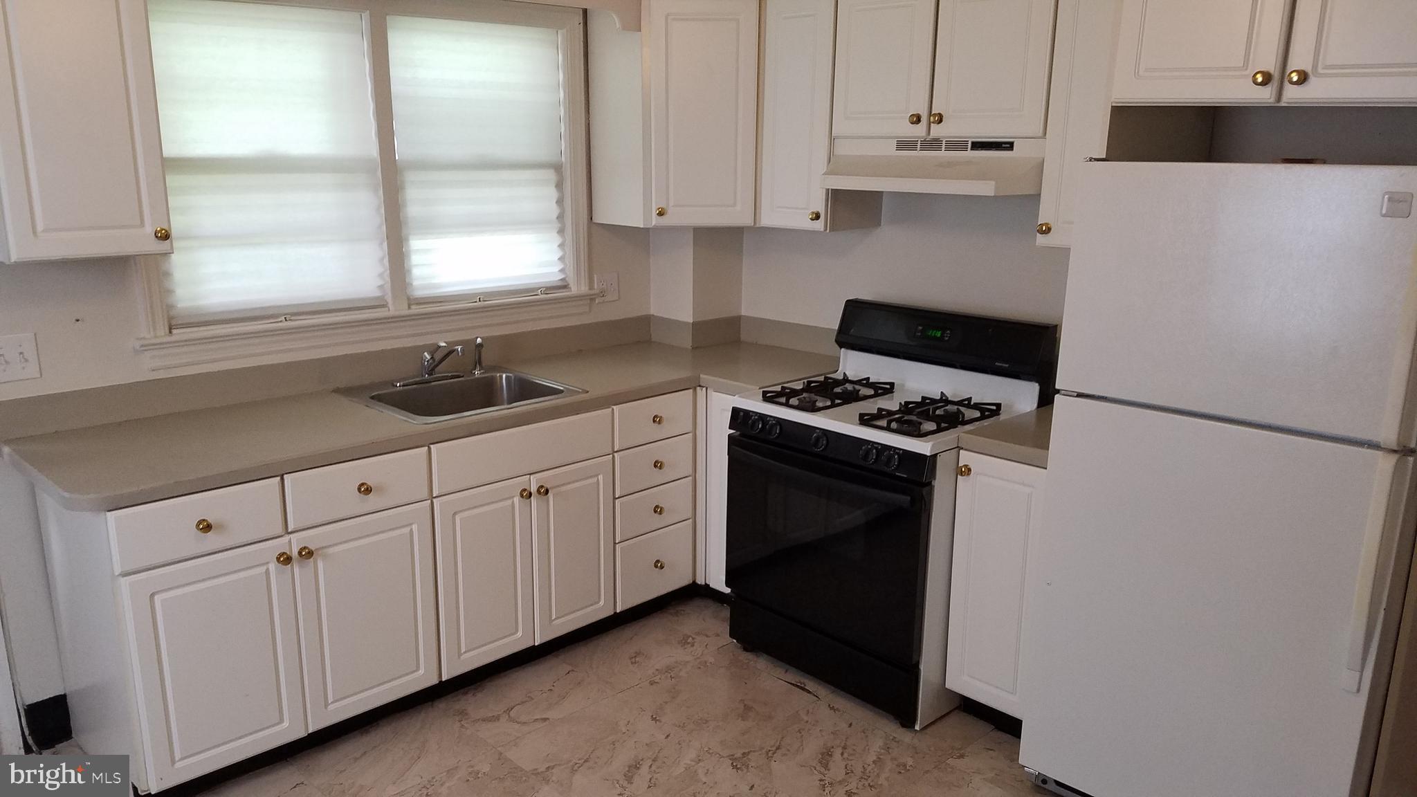 1467 Pennington Road Trenton, NJ 08618 - Photo 6 of 10 Gallery Image 6