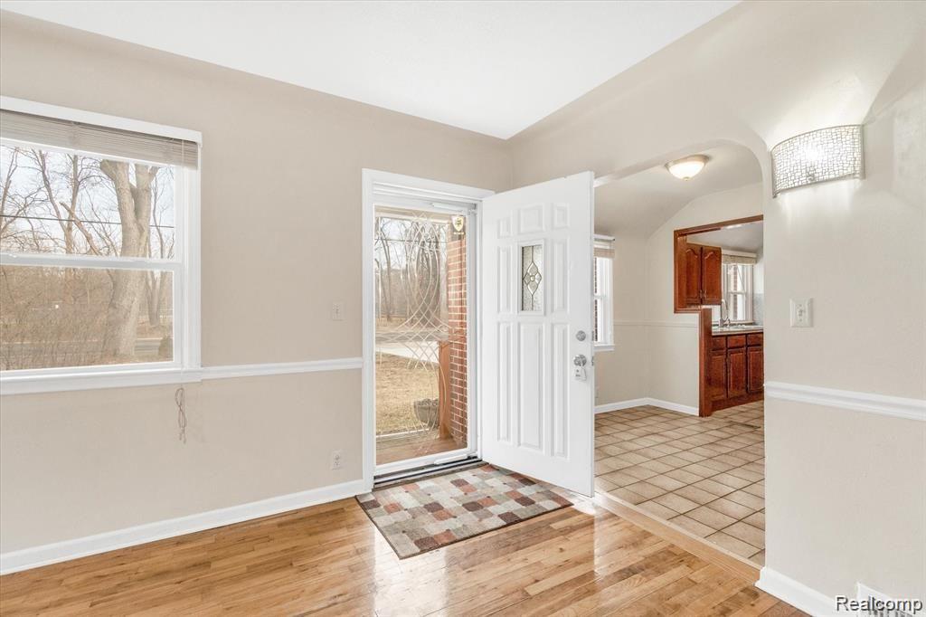 9355 Commerce Road Commerce Township, MI 48382 - Photo 3 of 44 06-9355-Commerce-Rd-WindowStill-Real-Estate-Photography-6.jpg