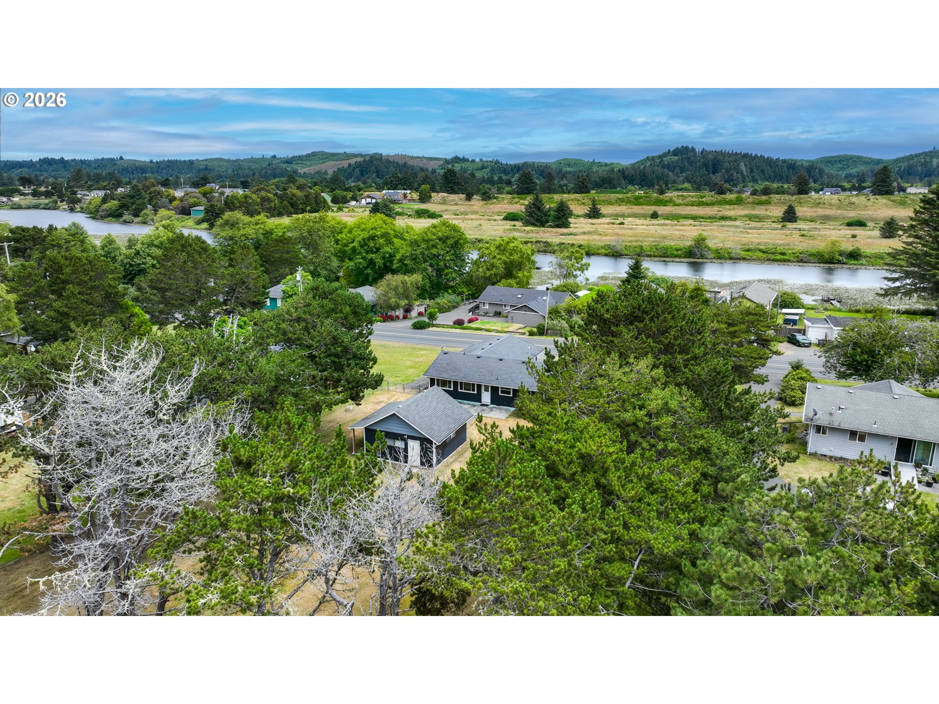 90364 Lewis Road Warrenton, OR 97146 - Photo 4 of 48