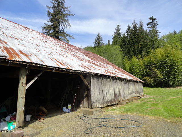 1230 Moonshine Park Road Logsden, OR 97357 - Photo 12 of 34 barn