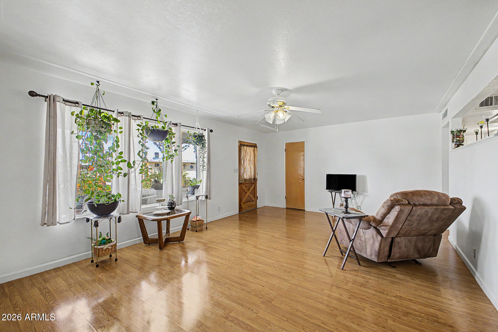 5519 Casper Road Mesa, AZ 85205 - Photo 4 of 37