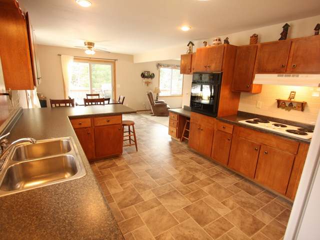 6811 Maple Road Rhinelander, WI 54501 - Photo 2 of 20 Gallery Image 2