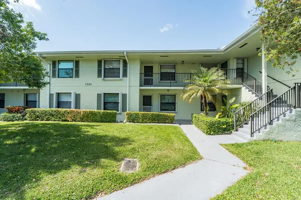 $2,650 | 1701 Sabal Ridge Circle, Unit G, Palm Beach Gardens, FL 33418
