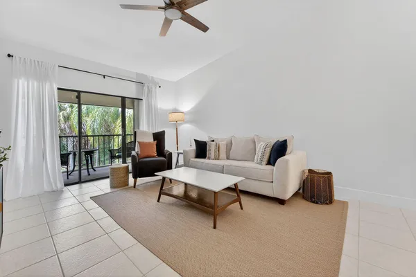 $2,650 | 1701 Sabal Ridge Circle, Unit G, Palm Beach Gardens, FL 33418