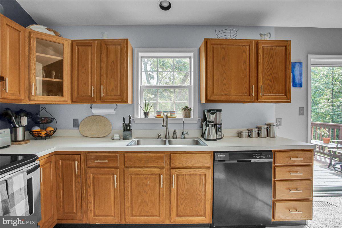 4692 Morgantown Road Mohnton, PA 19540 - Photo 12 of 38