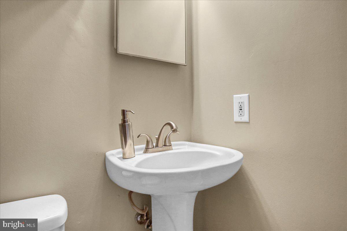 4692 Morgantown Road Mohnton, PA 19540 - Photo 13 of 38