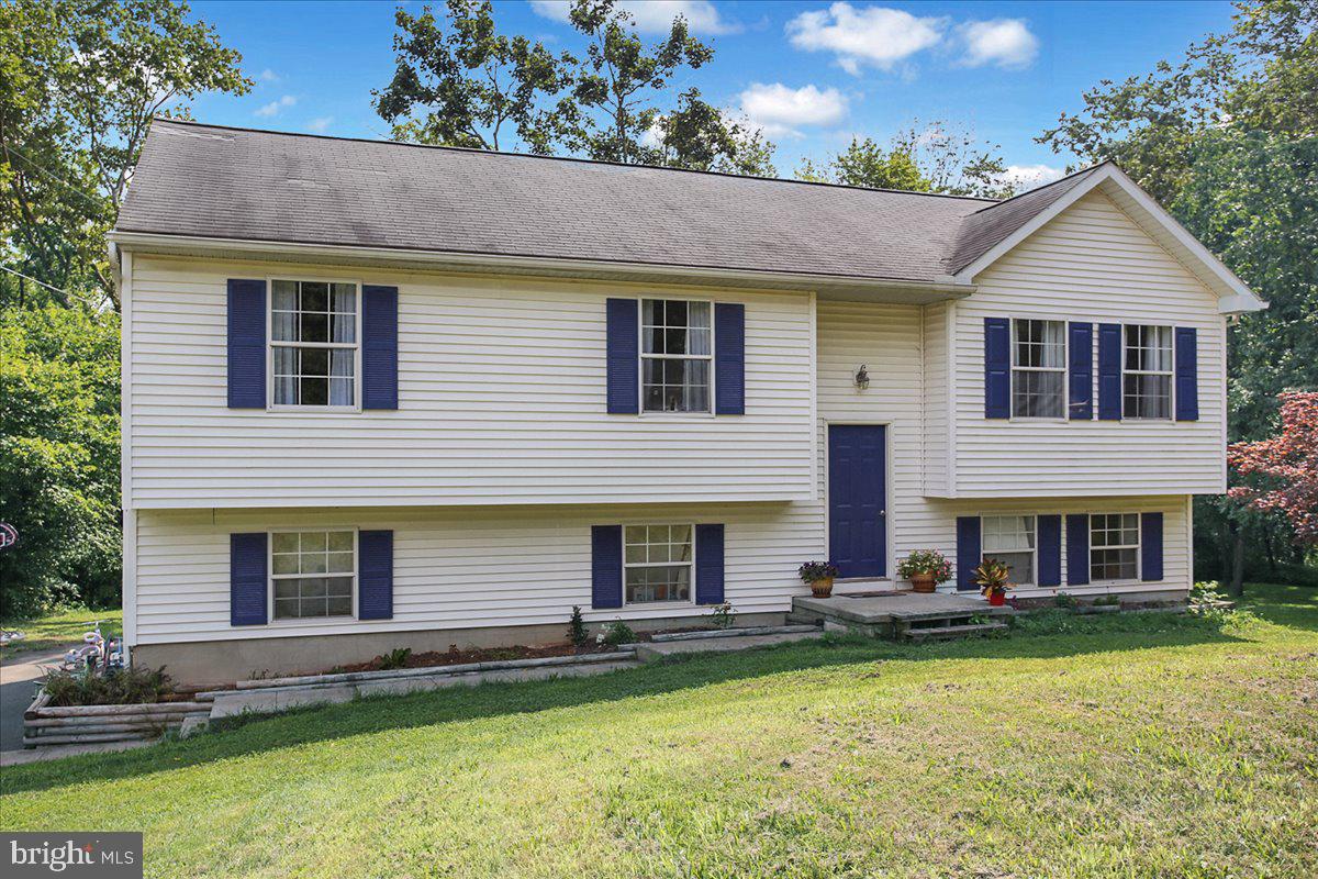 4692 Morgantown Road Mohnton, PA 19540 - Photo 3 of 38