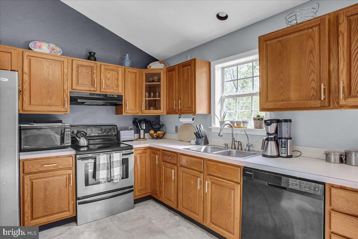 4692 Morgantown Road Mohnton, PA 19540 - Photo 10 of 38