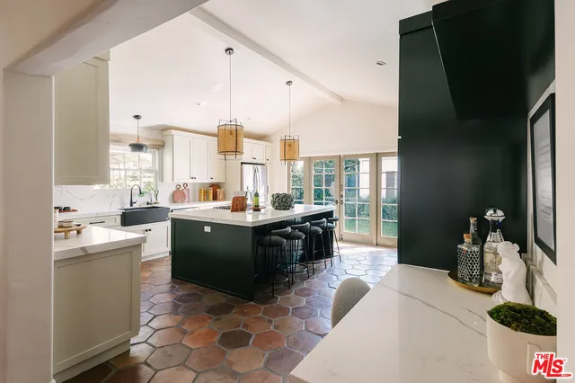 $2,595,000 | 910 Masselin Avenue, Los Angeles, CA 90036