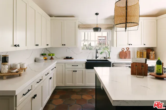 $2,595,000 | 910 Masselin Avenue, Los Angeles, CA 90036