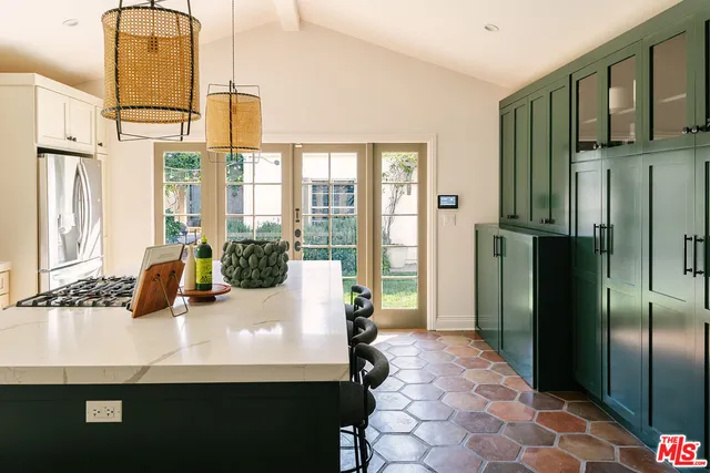 $2,595,000 | 910 Masselin Avenue, Los Angeles, CA 90036