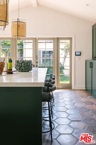 $2,595,000 | 910 Masselin Avenue, Los Angeles, CA 90036