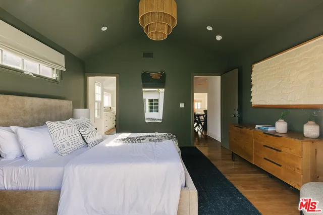 $2,595,000 | 910 Masselin Avenue, Los Angeles, CA 90036