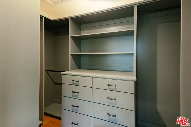 $2,595,000 | 910 Masselin Avenue, Los Angeles, CA 90036