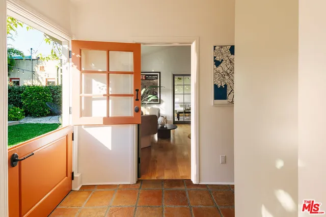 $2,595,000 | 910 Masselin Avenue, Los Angeles, CA 90036