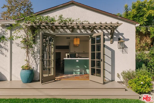 $2,595,000 | 910 Masselin Avenue, Los Angeles, CA 90036