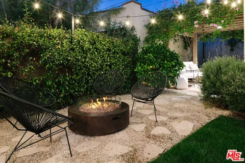 $2,595,000 | 910 Masselin Avenue, Los Angeles, CA 90036